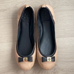 New in box Tory Burch Eddie flats in Camellia Pink and black